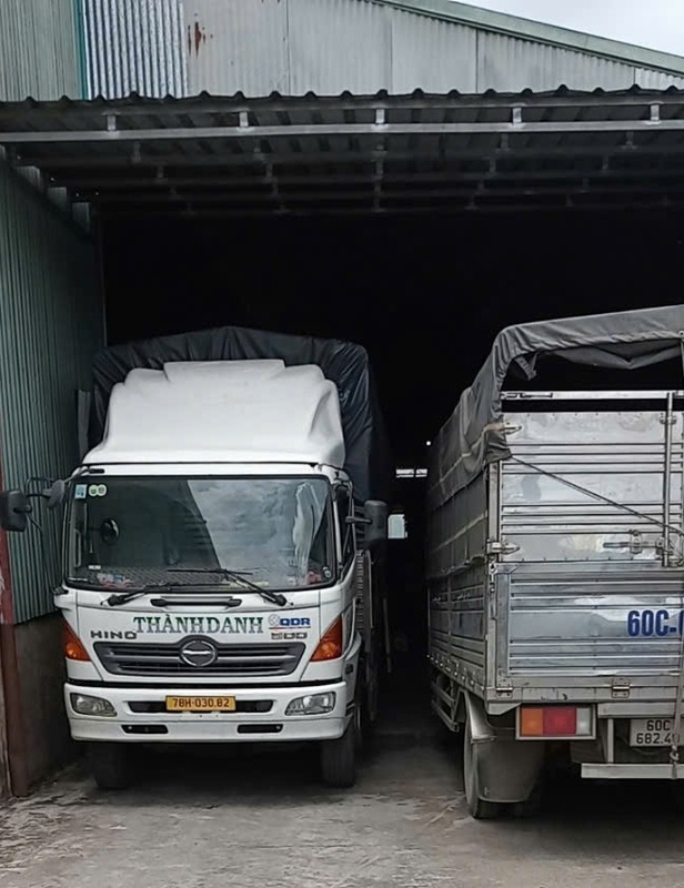 Hình ảnh đóng hàng và vận chuyển Sáng Tạo Việt